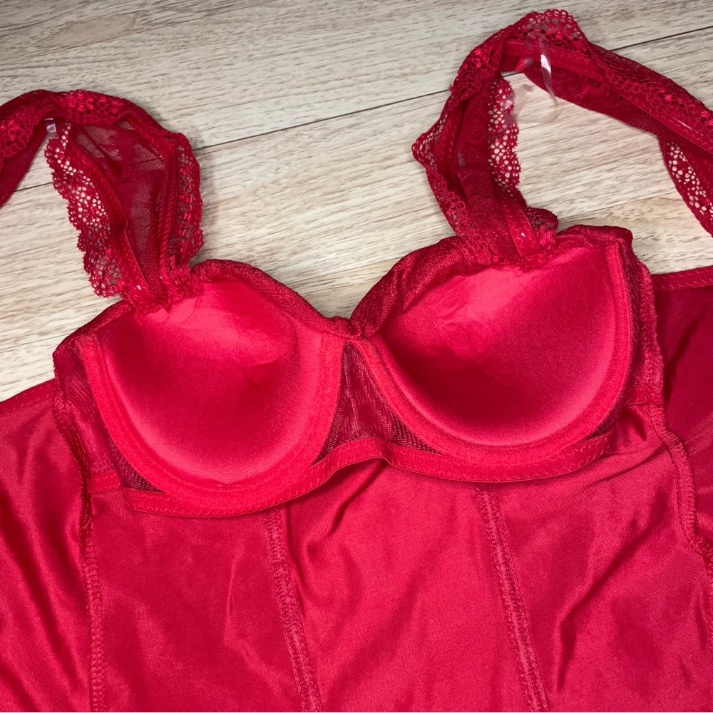 Small Red Lace Corset Top - Picture 6 of 9